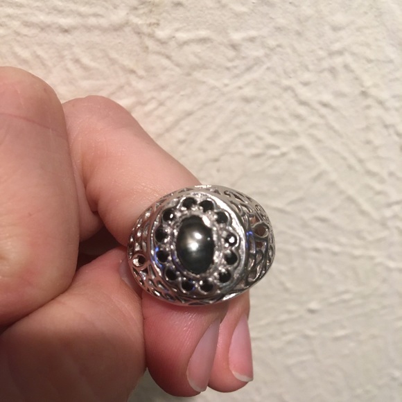 Black Star Sapphire Filagree Sterling Silver Ring - Picture 5 of 15